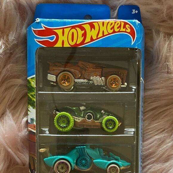 *NWT* Hot Wheels Street Beasts 5 Pack - Picture 1 of 4